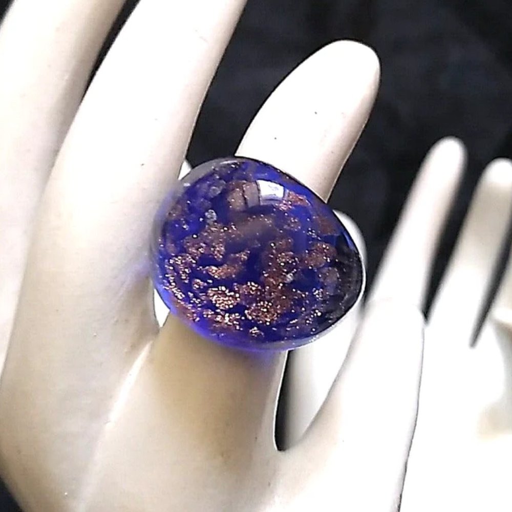 Vintage Blue Sparkle Lucite Ring Size 6.5 (EUC)